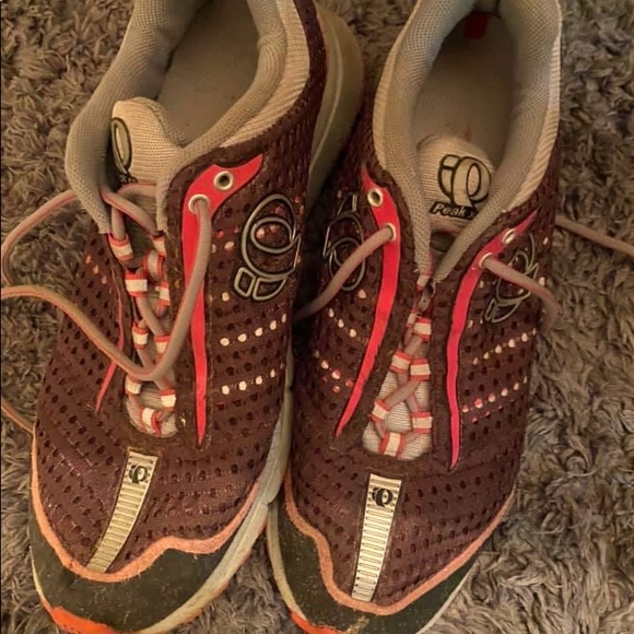 pearl izumi tennis shoes